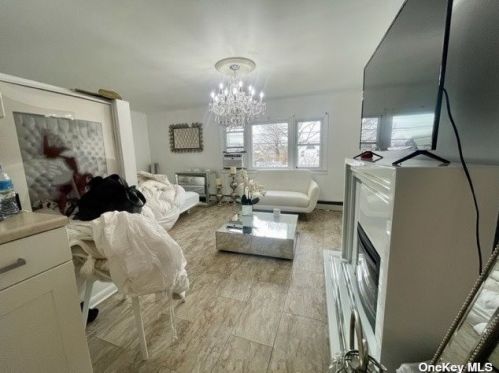 38 Ivy Pl, Valley Stream NY  11581-2614 exterior