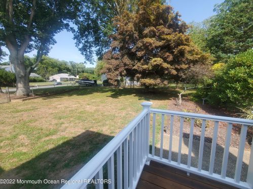 52 4 Winds Dr, Middletown NJ 07748-3141 exterior