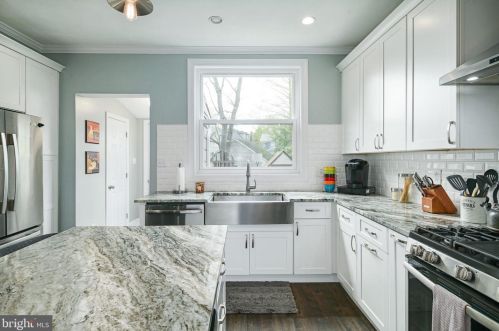 212 Atlantic Ave, Tavistock NJ 08033-3334 exterior