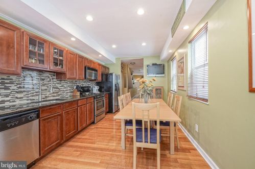 1134 Carpenter St, Philadelphia PA 19147-3608 exterior