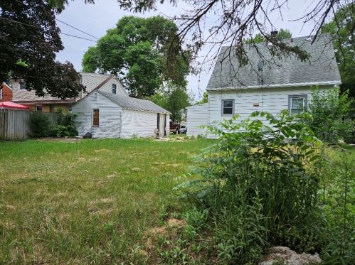 5360 52, Milwaukee WI 53208-3645 exterior