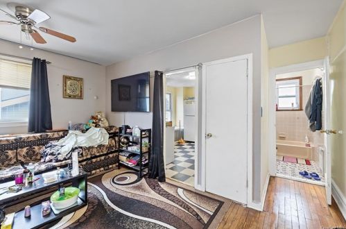 1506 Crosby Ave, Bronx NY 10461-4901 exterior