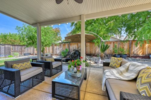 1014 Houston Cir, Folsom CA 95630-7653 exterior