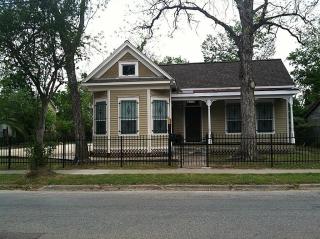 2108 Fulton St, Houston TX  77009-8131 exterior