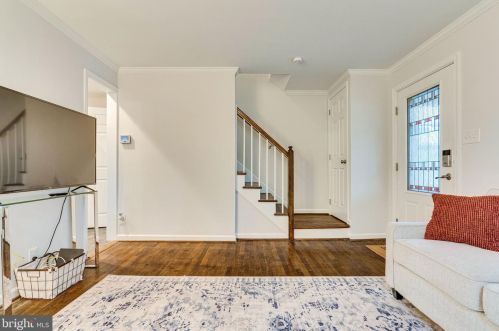 6002 Kings Hwy, Alexandria VA 22303-2219 exterior