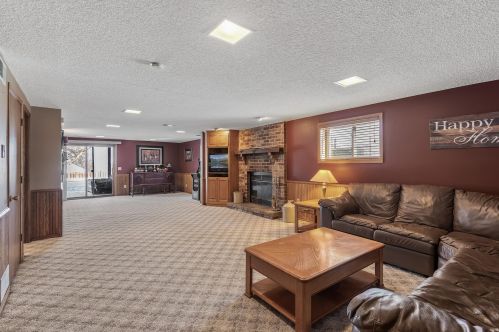 2219 Heath Ave, Saint Paul MN 55128-5001 exterior