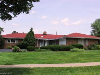 24765 Sittingbourne Ln, Cleveland OH  44122-1630 exterior