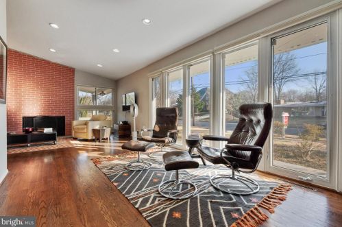 8708 Camden St, Alexandria VA 22308-2318 exterior