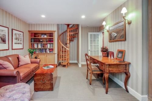 38 Long Pond Rd, Armonk NY 10504-2625 exterior