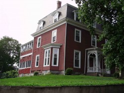 89 Jewett St, Newton, MA 02458-1544