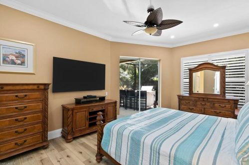 1806 Leamington Ln, Naples FL 34109-1453 exterior