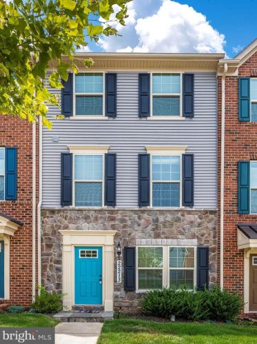 22213 Broadway Ave, Clarksburg MD 20871-3430 exterior