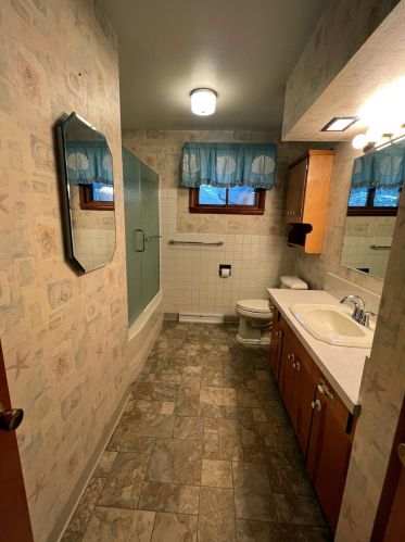 135 Grn Crk Rd, Meskegon MI 49445-2250 exterior