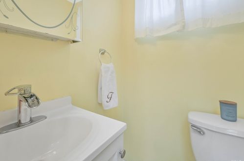 61 21 St, Huntington Station NY 11746-3259 exterior