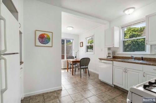 16 Vly Pl, Edgewater NJ 07020-1311 exterior