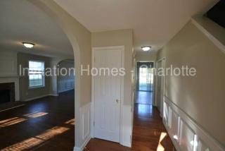 526 Crossview Ln, Durham NC  27703-6727 exterior