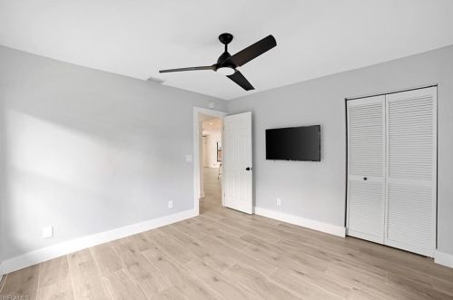 1160 Michigan Ave, Naples FL 34103-3873 exterior