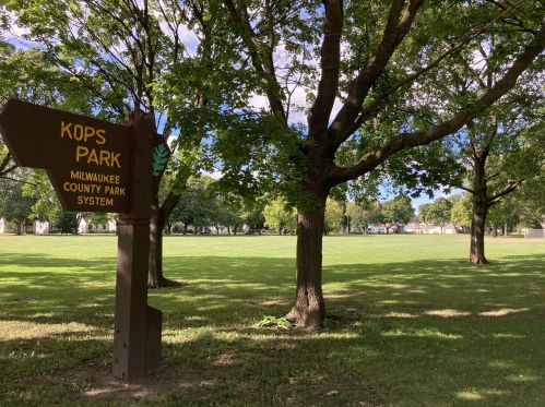 3257 88, Milwaukee WI 53222-3603 exterior