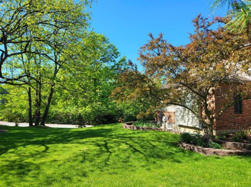 1 Crabapple Ct, Saint Louis MO 63132-3422 exterior