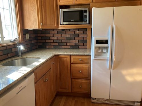 87 Balfour Dr, Springfield MA 01118-1137 exterior