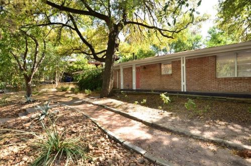 1609 Elmhurst Dr, Austin TX  78741-2541 exterior