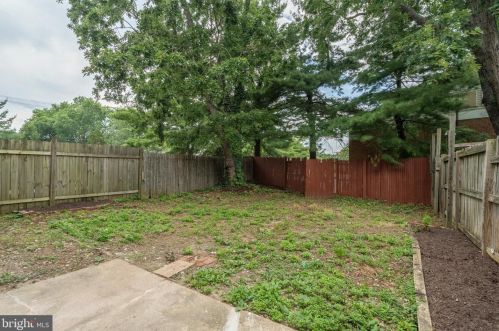 5207 Dover Pl, Alexandria VA 22311-1204 exterior