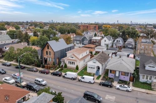 3611 Kimball Ave, Chicago, IL 60618-4305
