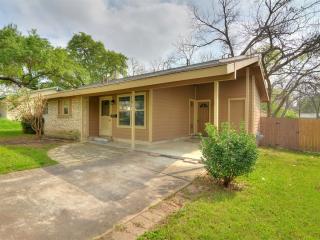 911 Payne Ave, Austin TX  78757-3019 exterior