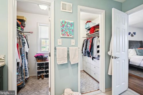 9101 Cherbourg Dr, Rockville MD 20854-3107 exterior