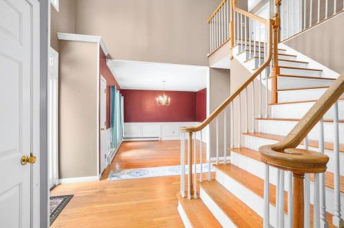 15 Longview Dr, Concord NH  03304-4809 exterior