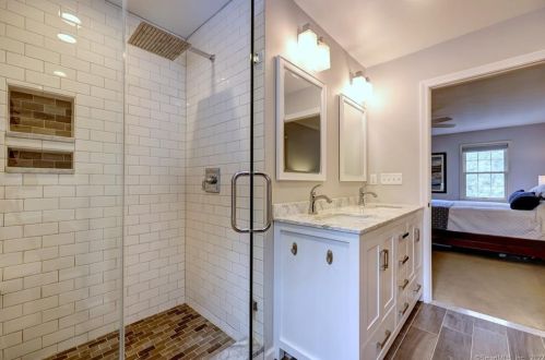 55 Mtn Brk Rd, North Haven CT 06473-1019 exterior