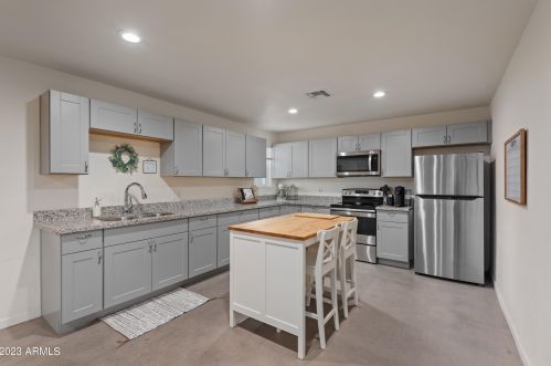 2231 Acoma Dr, Phoenix AZ  85022-4101 exterior