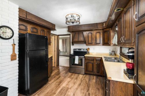 4202 4 St, Duluth MN 55806-2652 exterior