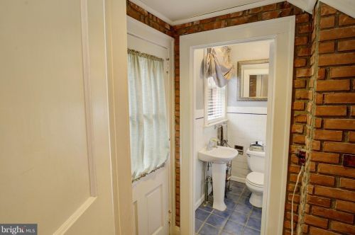 5 Cadwalader Dr, Trenton NJ 08618-3301 exterior