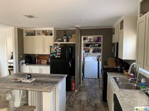 676 Henderson Dr, Spring Branch TX 78070-4032 exterior