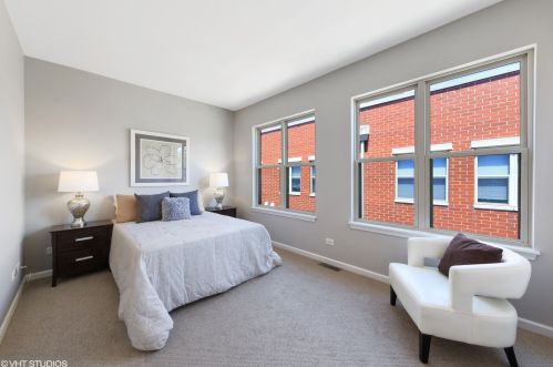 706 Evergreen Ave, Chicago IL 60622-1908 exterior