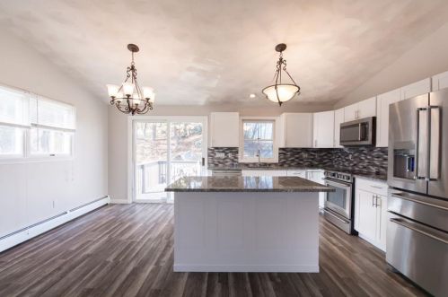 445 Central Ave, Providence RI 02919-3108 exterior