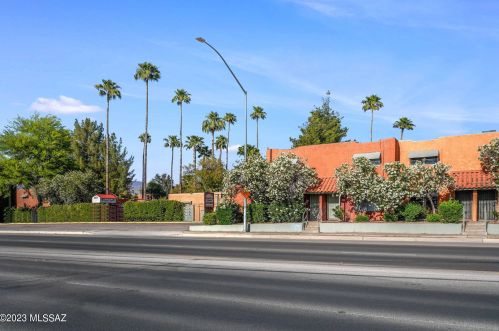 2950 Alvernon Way, Tucson AZ 85712-1458 exterior