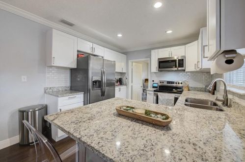 309 Crest Ave, Tampa FL 33614-6709 exterior