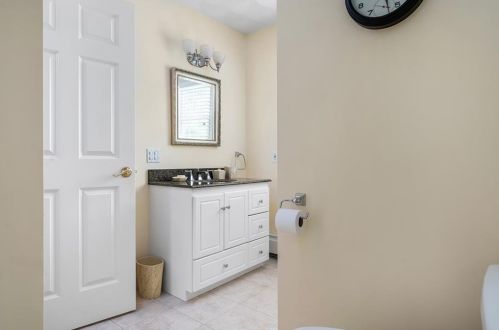 97 Gaskill St, Woonsocket RI 02895-1011 exterior