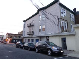 4700 Park Ave, Union City NJ  07086-7129 exterior