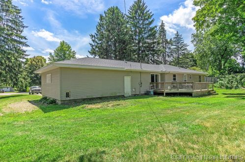 5807 124th Ave, Fennville MI  49408-9468 exterior