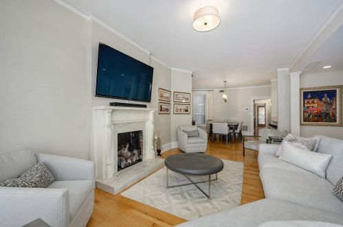 619 Belden Ave, Chicago IL 60614-3305 exterior