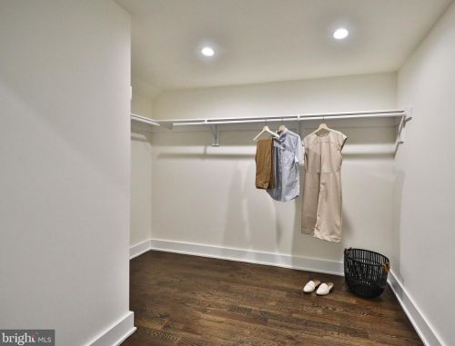 1104 2nd St, Philadelphia PA 19123-1650 exterior