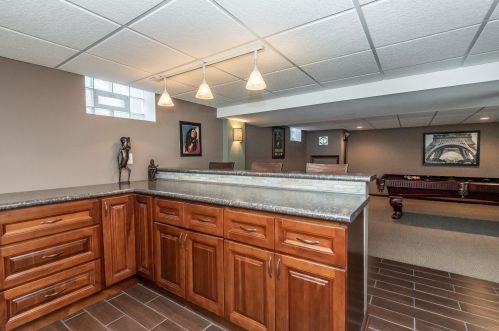 10021 Grantosa Dr, Milwaukee WI 53222-1325 exterior