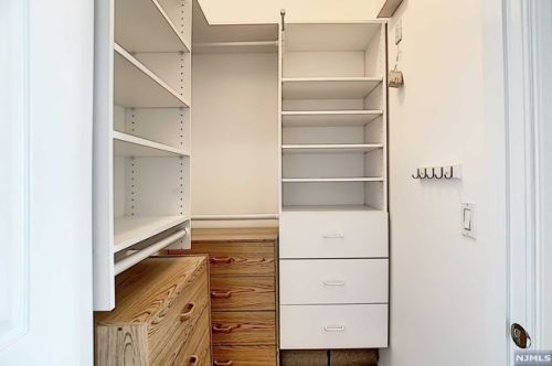 303 Cleveland Ln, Rockaway NJ 07866-5803 exterior