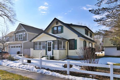 249 Ash St, Bull Valley IL 60014-5938 exterior