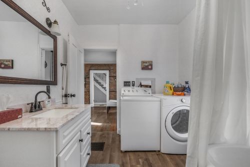 514 Kalamazoo St, Paw Paw MI 49079-1130 exterior