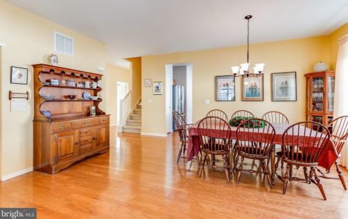 89 Warwick Way, Southampton NJ  08088-1122 exterior