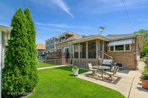 6104 Austin Ave, Chicago IL  60638-4320 exterior